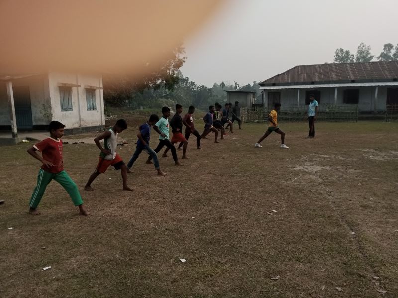 জাতীয় ক্রীড়া প্রতিযোগিতায় অংশগ্রহণের জন্য বালক টিমের অ্যাথলেটিকস খেলার অনুশীলন